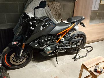 KTM Duke 125