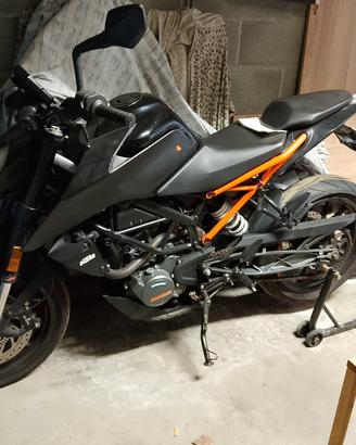 KTM Duke 125