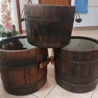 Vasi artigianali fatti con assi di botti antiche