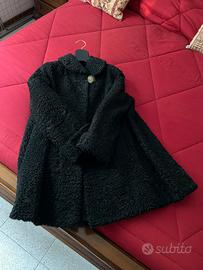 Pelliccia in agnellino nero