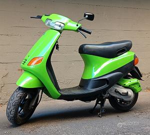 scooter zip piaggio 2T verde acido 50/70 cc
