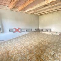 LAMA POLESINE: Rustico con giardino e garage