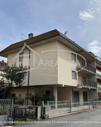 Villa di 280 m² con più di 5 locali e box auto dop
