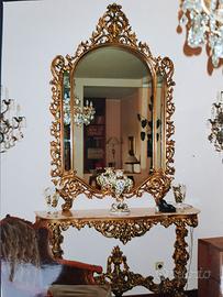 Consolle, specchio, divano e poltrona d'epoca