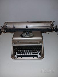Macchina da scrivere vintage Everest