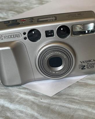 Macchina fotografica Yashica EZ Zoom 105