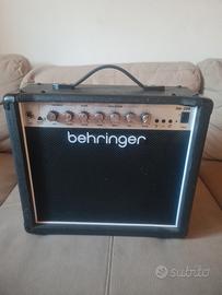Behringer HA-20R Amplificatore per chitarra da 20 