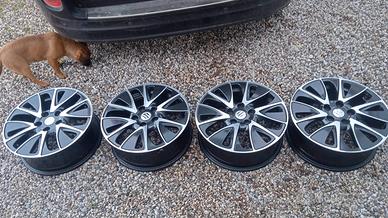cerchi  17 per Suzuki Scross o Vitara con sensore 