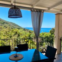 Bilocale con ampia terrazza vista mare