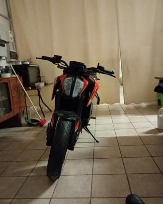 Duke 790
