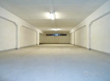 Magazzino garage in Pistoia centro