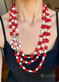 Collana a tre fili corallo rosso e perle di fiume