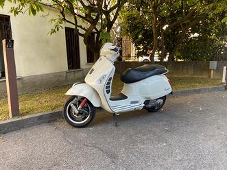 Vespa 125 Vespa Gts 300 Prezzo Usato Piaggio Vespa 300 GTS Usata
