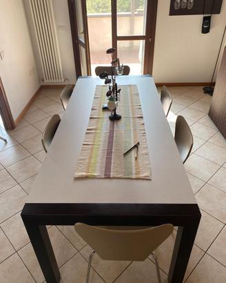 Tavolo da pranzo