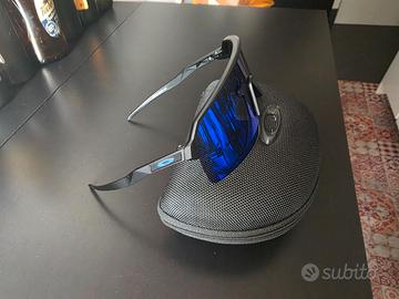 Oakley sutro