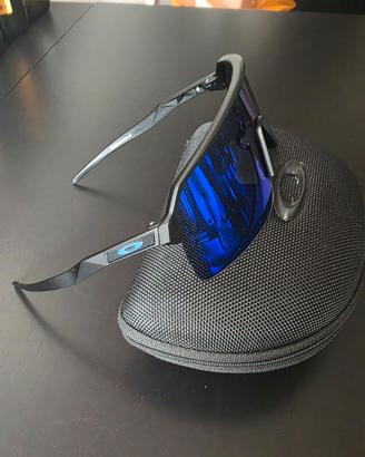 Oakley sutro