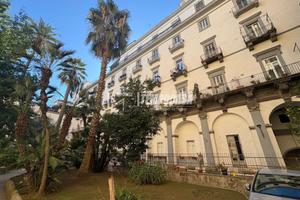 QUADRILOCALE LUMINOSO BUONO STATO CONTESTO SIGNORI