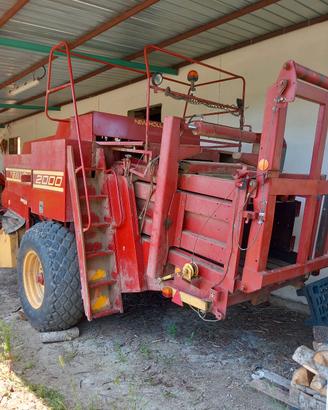 pressa prismatica New holland 2000