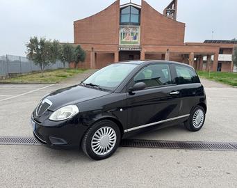 Lancia Ypsilon 1.3 MJT 75 CV Argento