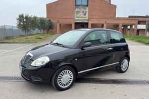 Lancia Ypsilon 1.3 MJT 75 CV Argento