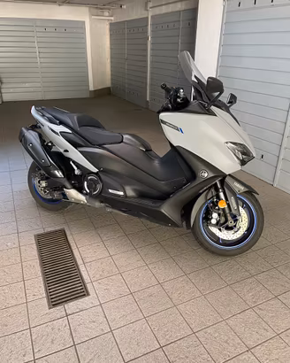 Yamaha T-Max 560 anno 2021 - 12.000 km