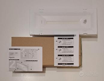 LAMPADA DI EMERGENZA A PARETE IP42