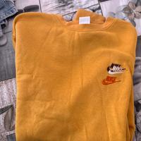 Felpa Nike gialla unisex con loghi multipli