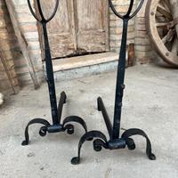 Antichi alari per camino in ferro battuto