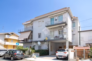 3 LOCALI A TORTORETO