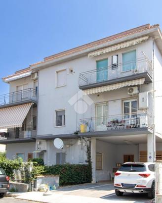 3 LOCALI A TORTORETO