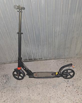 Monopattino a spinta ragazzo