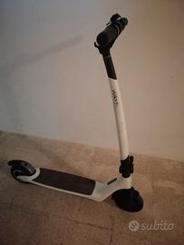 mnopattino elettrico pieghevole Wayel Ugo