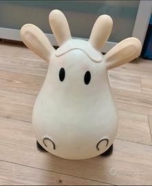 Mucca gonfiabile cavalcabile, Play Up