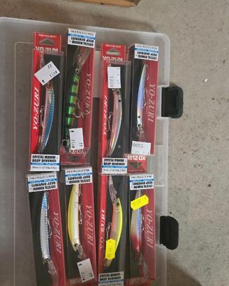Grande lotto attrezzatura da pesca