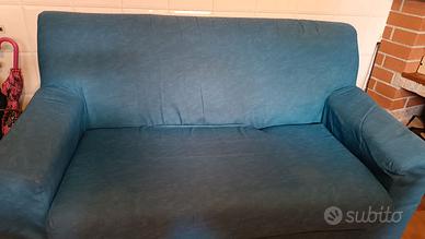 divano a due posti come da foto