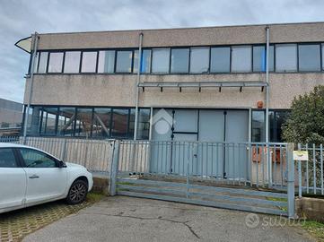 CAPANNONE A GALLARATE