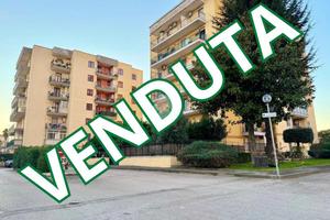 4 LOCALI A POZZUOLI