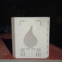 Protezione stufa in metallo con doppio pannello.