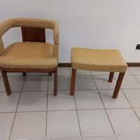 Poltroncina con sgabello