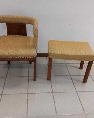 Poltroncina con sgabello