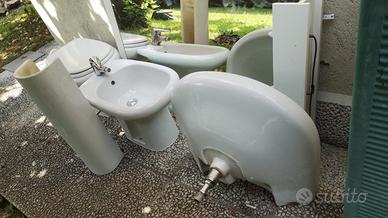 Due sanitari e lavabo ideal standard