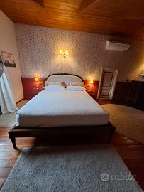 letto di pregio in noce 