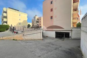 BOX A CANOSA DI PUGLIA