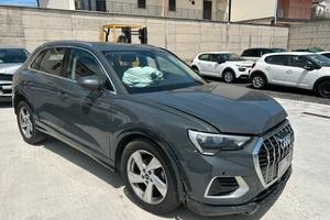 Audi Q3 35 TDI S tronic Business Advanced sinistra