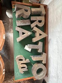 Insegna “Trattoria da” in ottone vintage