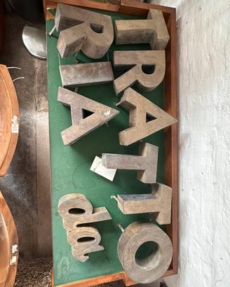 Insegna “Trattoria da” in ottone vintage