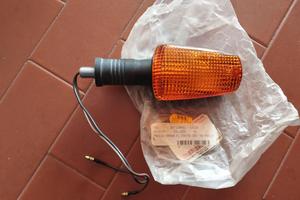 Freccia posteriore sinistra Yamaha FZ FZR RD