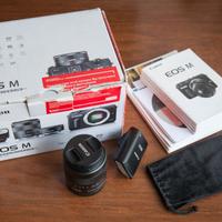 Canon EOS M kit scatola + 18-55mm + Speedlite 90EX