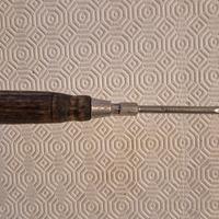 Cacciavite vintage in legno, 