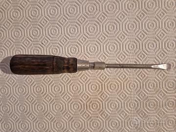 Cacciavite vintage in legno, 